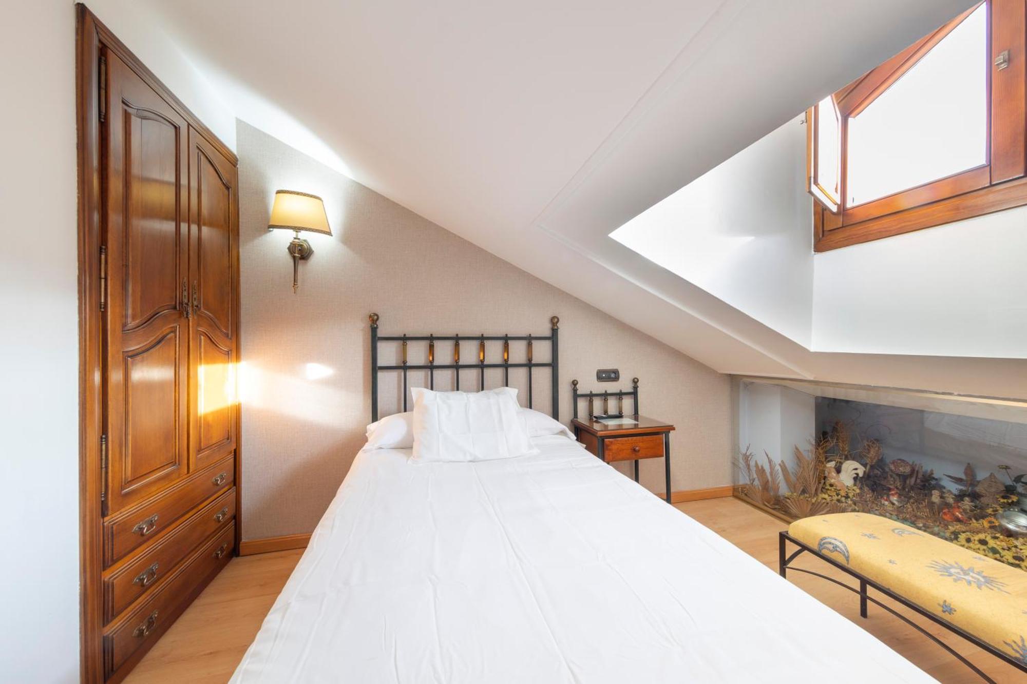 Hostal Sin Recep24H Puerta De La Villa - Pet Friendly & Restaurante Almazán Dış mekan fotoğraf