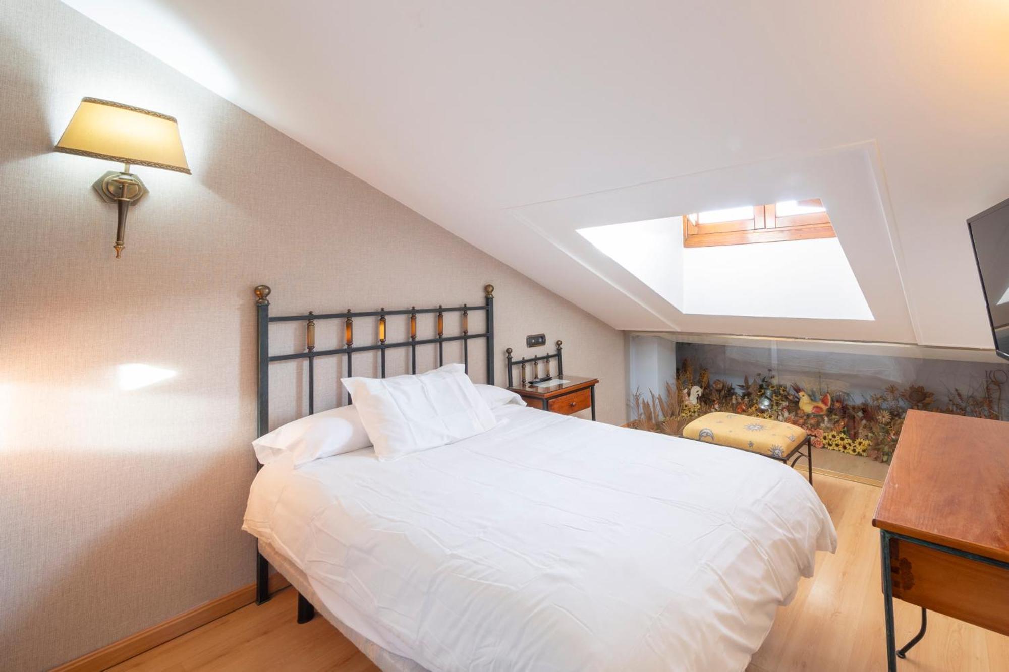 Hostal Sin Recep24H Puerta De La Villa - Pet Friendly & Restaurante Almazán Dış mekan fotoğraf