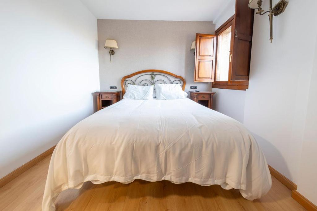 Hostal Sin Recep24H Puerta De La Villa - Pet Friendly & Restaurante Almazán Dış mekan fotoğraf